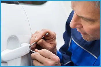 Chicago Priority Locksmith Chicago, IL 312-809-3982 - 20a-car-locksmith